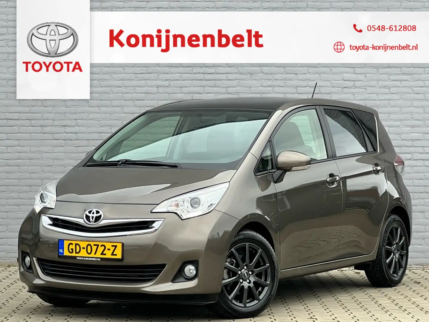 Toyota Verso-S 1.3 VVT-i Trend Automaat | Navi | Pano | Trekhaak Barna - 1