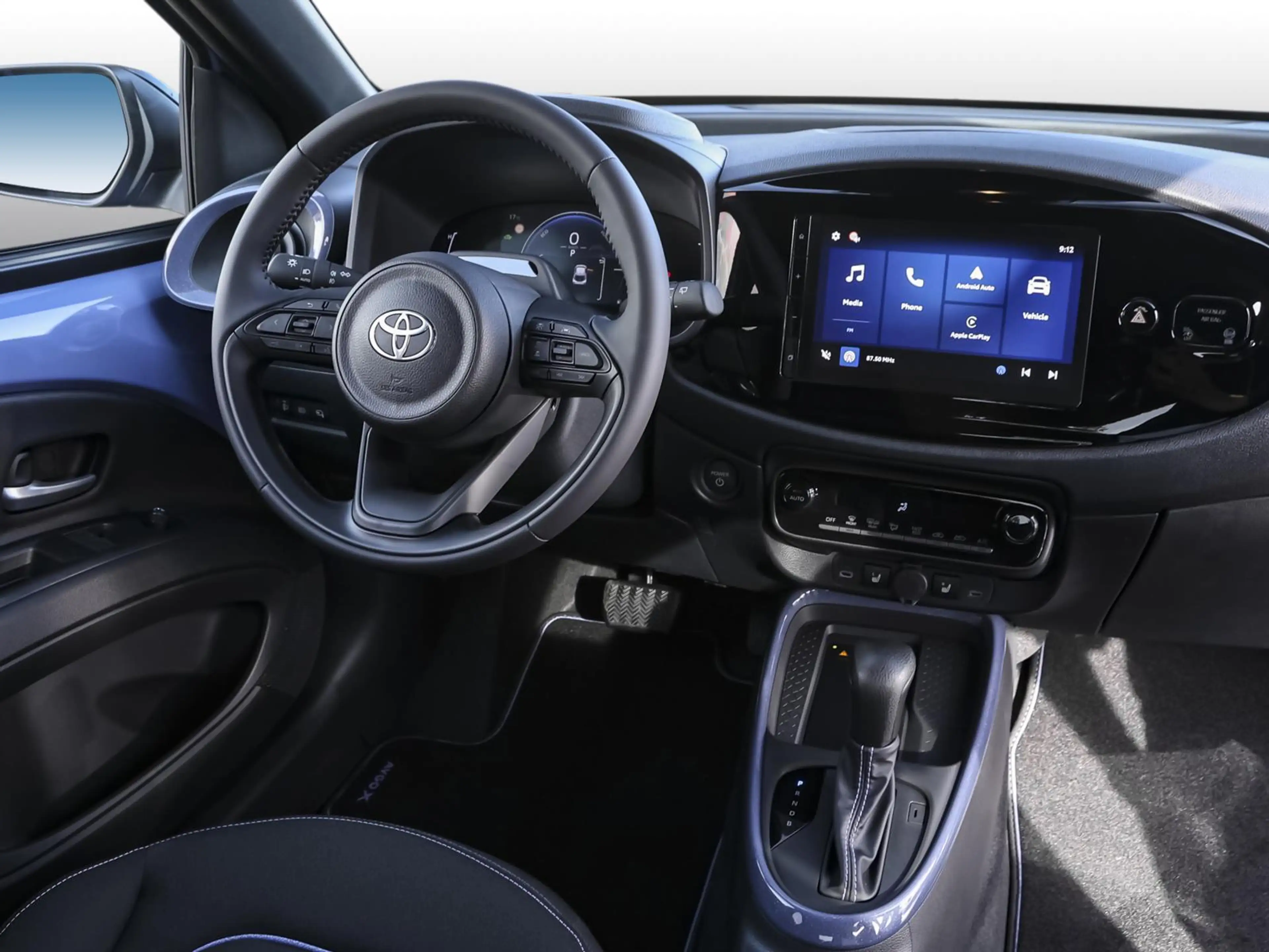 Toyota Aygo X Teamplayer 1,5 l Hybrid Technik Paket — photo 5