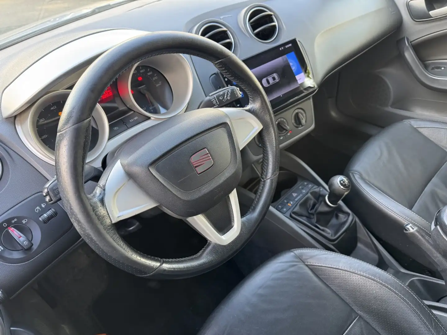 SEAT Ibiza 1.2 TDI COPA Pl Eco. Cruise Lmv Carplay Grau - 2