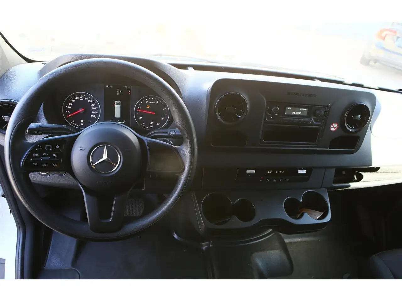 Mercedes-Benz Sprinter снимка Mercedes-Benz Sprinter