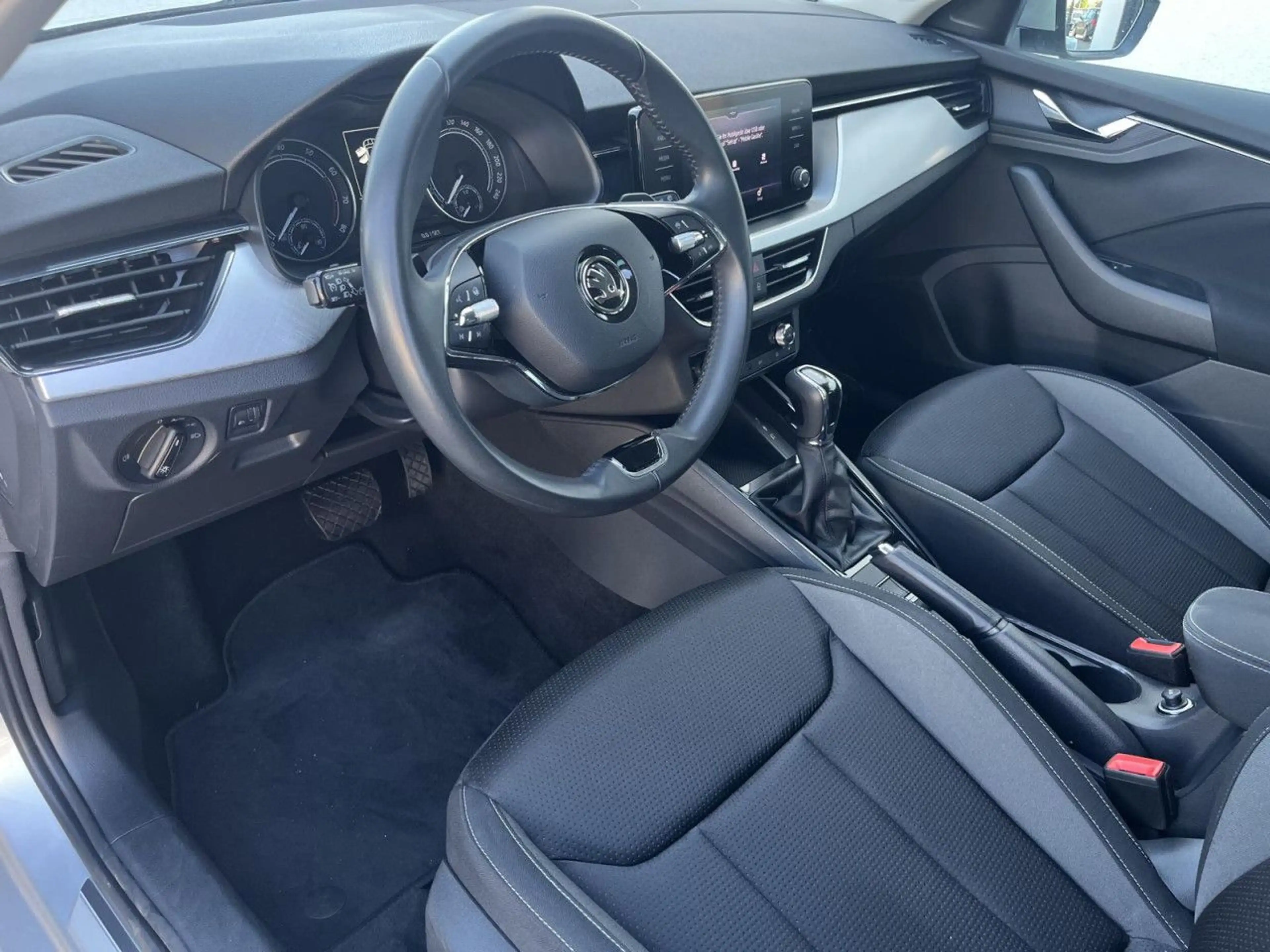 Skoda Kamiq Ambition Tour 1,5 TSI DSG PDC SmartLink GRA — photo 9