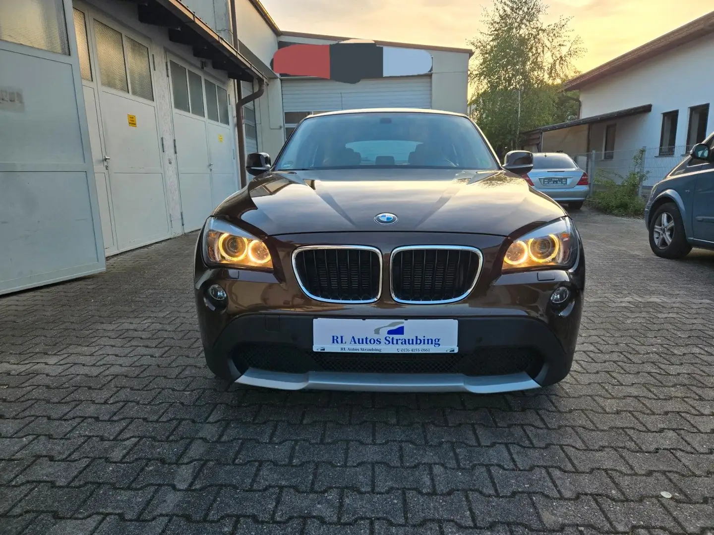 BMW X1 Baureihe X1 20 i xDrive*Top Zustand* Braun - 2