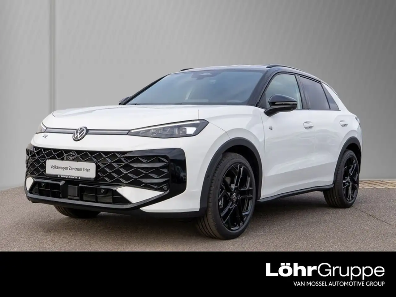 Volkswagen T-Roc 1,5 eTSI DSG R-Line — photo 1 of 15