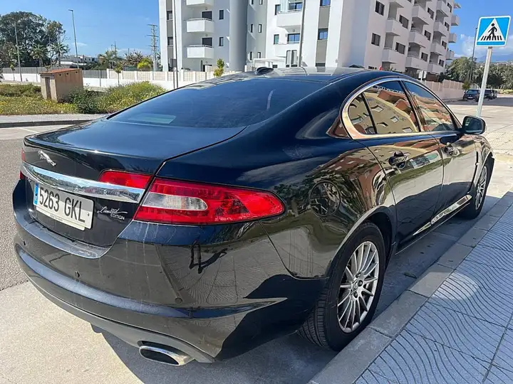 Jaguar XF 2.7D V6 Premium Luxury 2009, foto 2