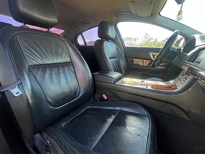 Jaguar XF 2.7D V6 Premium Luxury 2009, foto 9