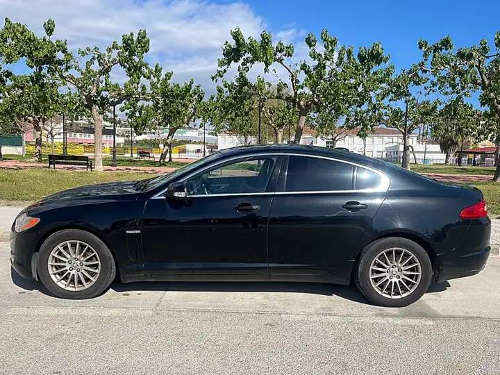 Jaguar XF 2.7D V6 Premium Luxury 2009, foto 3