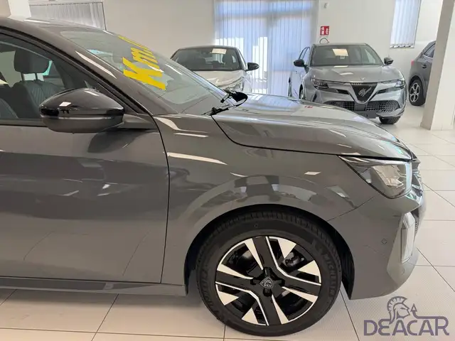 Peugeot 208 view 10