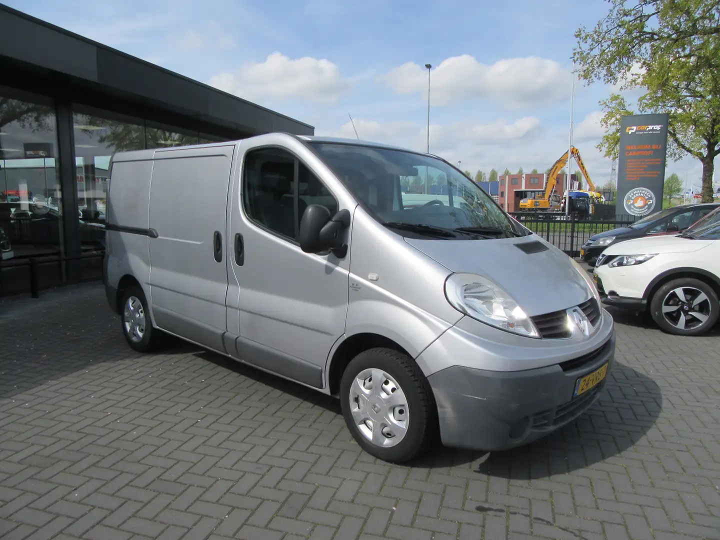 Renault Trafic 2.0 dCi T27 L1H1 Airco, Navi, Cruise Control, 2 sc Argent - 2
