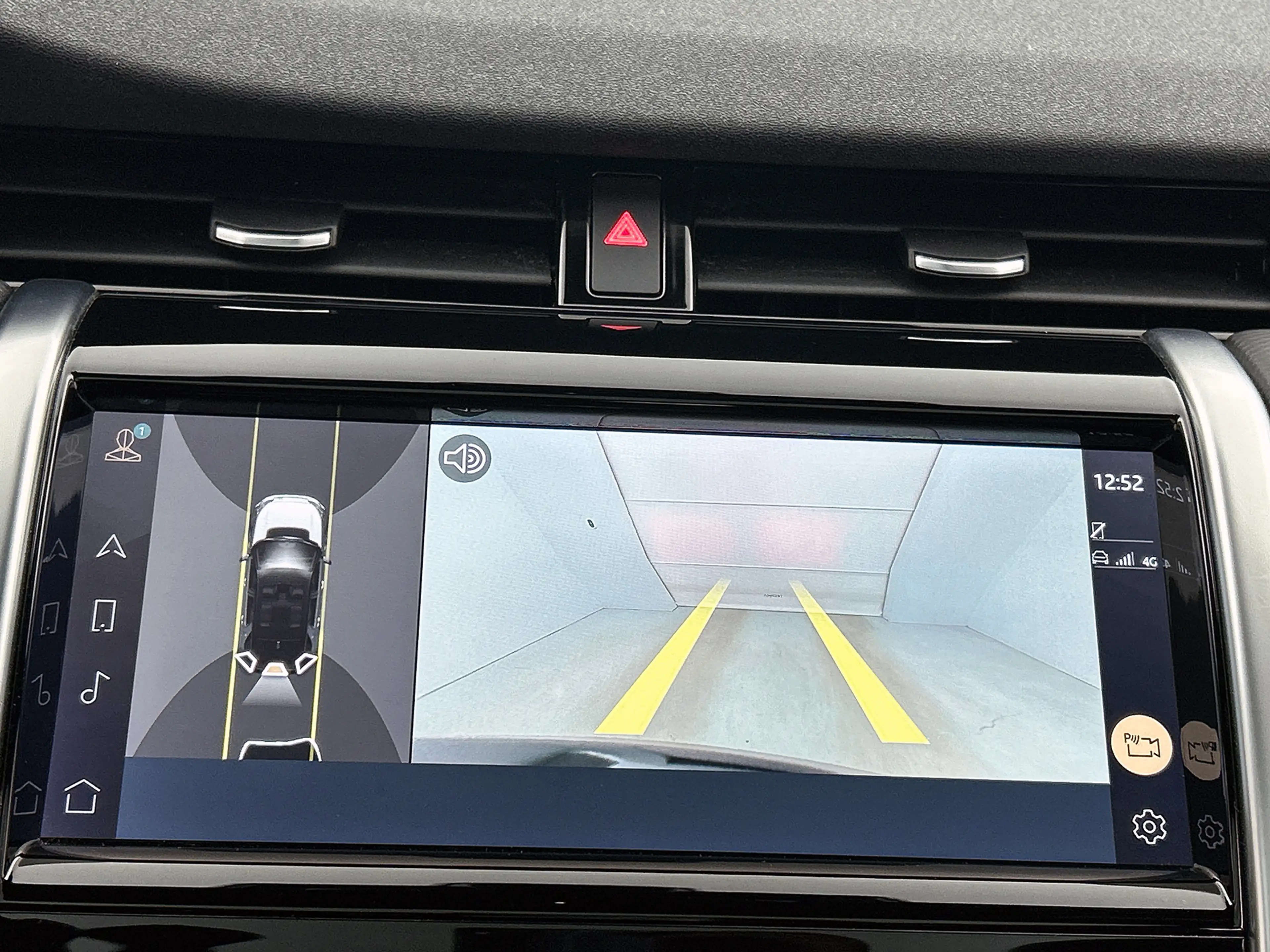 Land Rover Discovery Sport P300e Hybride R-Dynamic SE / Panoramadak / Leder — photo 5