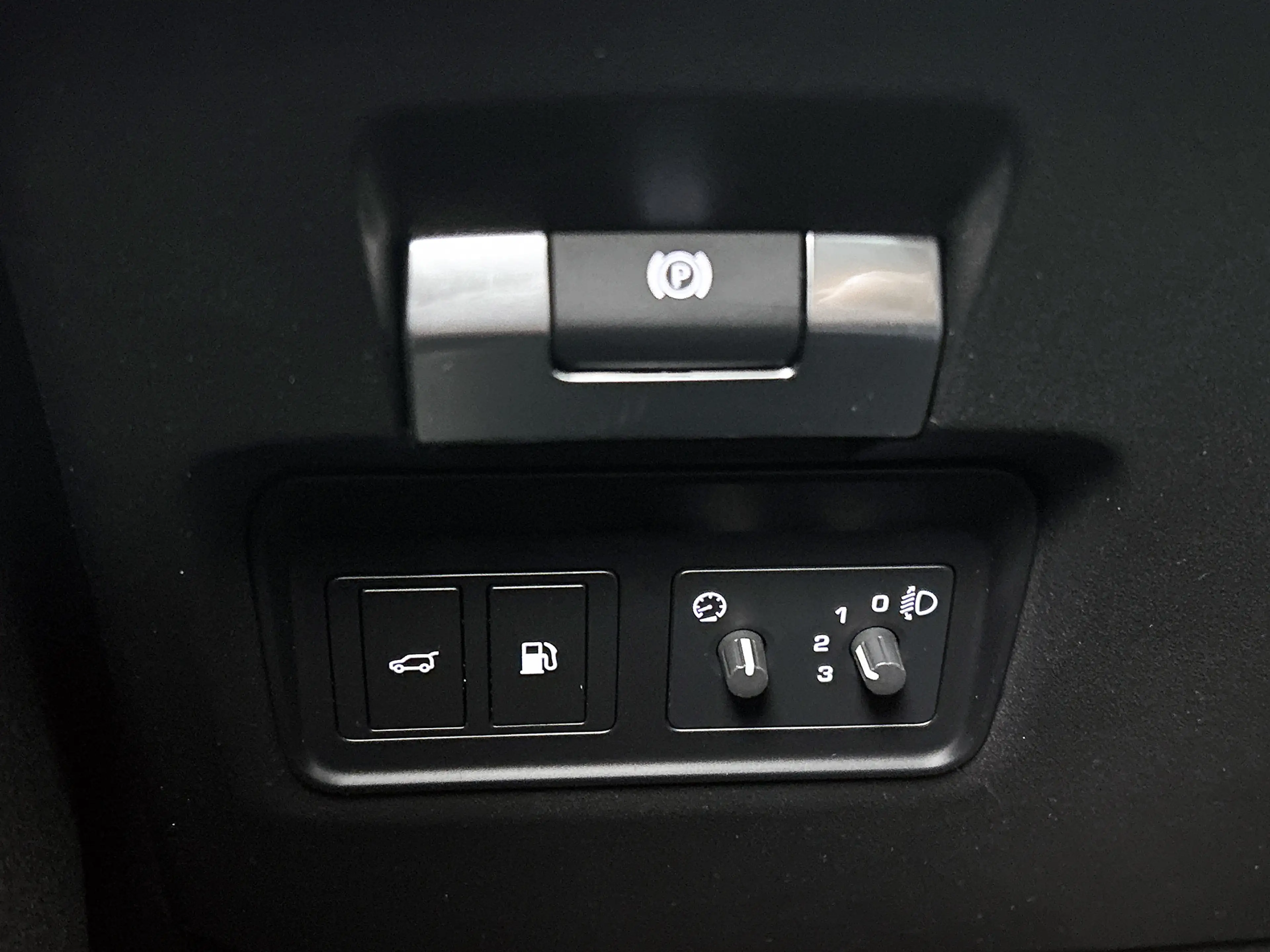 Land Rover Discovery Sport P300e Hybride R-Dynamic SE / Panoramadak / Leder — photo 18