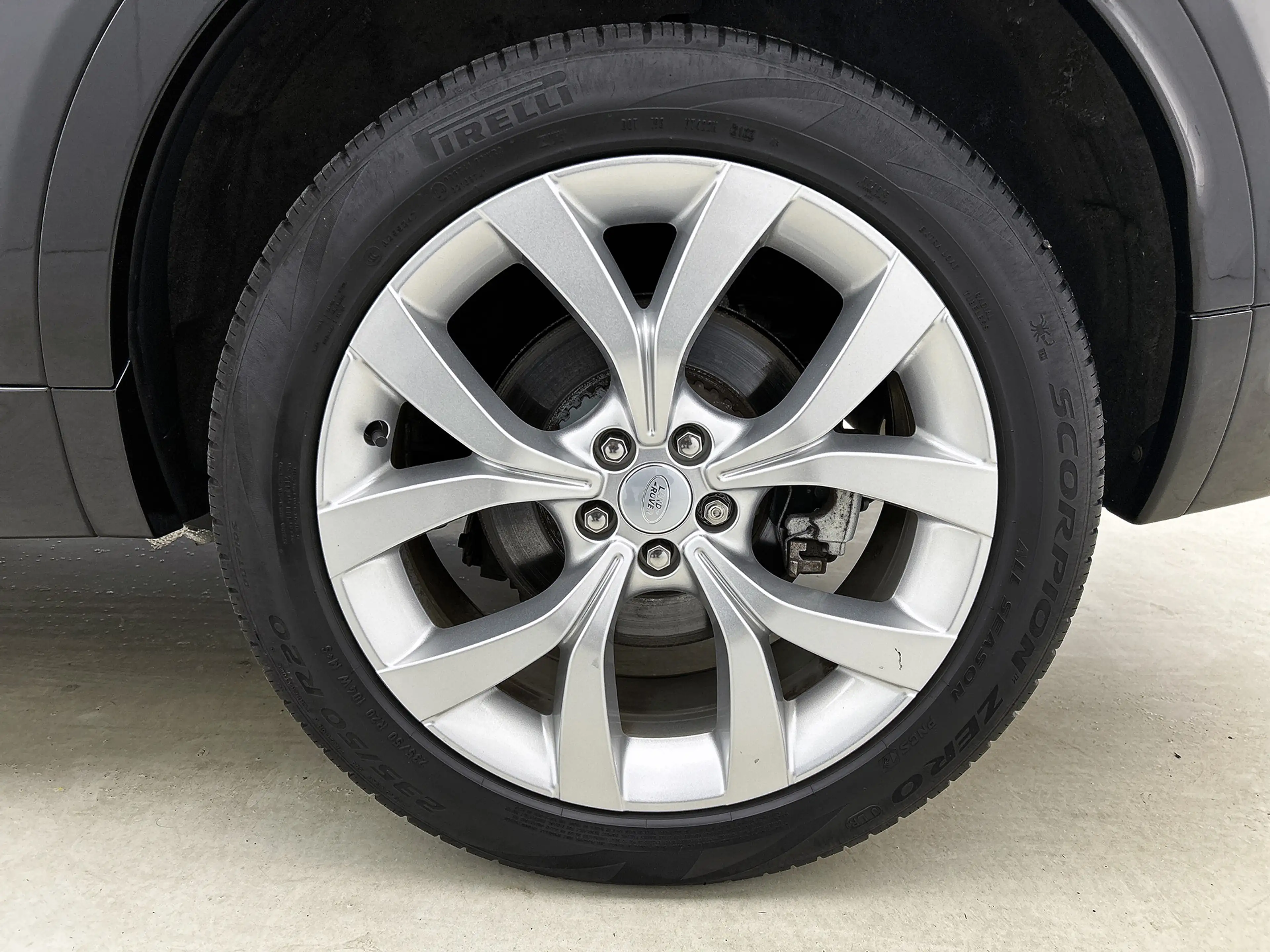 Land Rover Discovery Sport P300e Hybride R-Dynamic SE / Panoramadak / Leder — photo 35