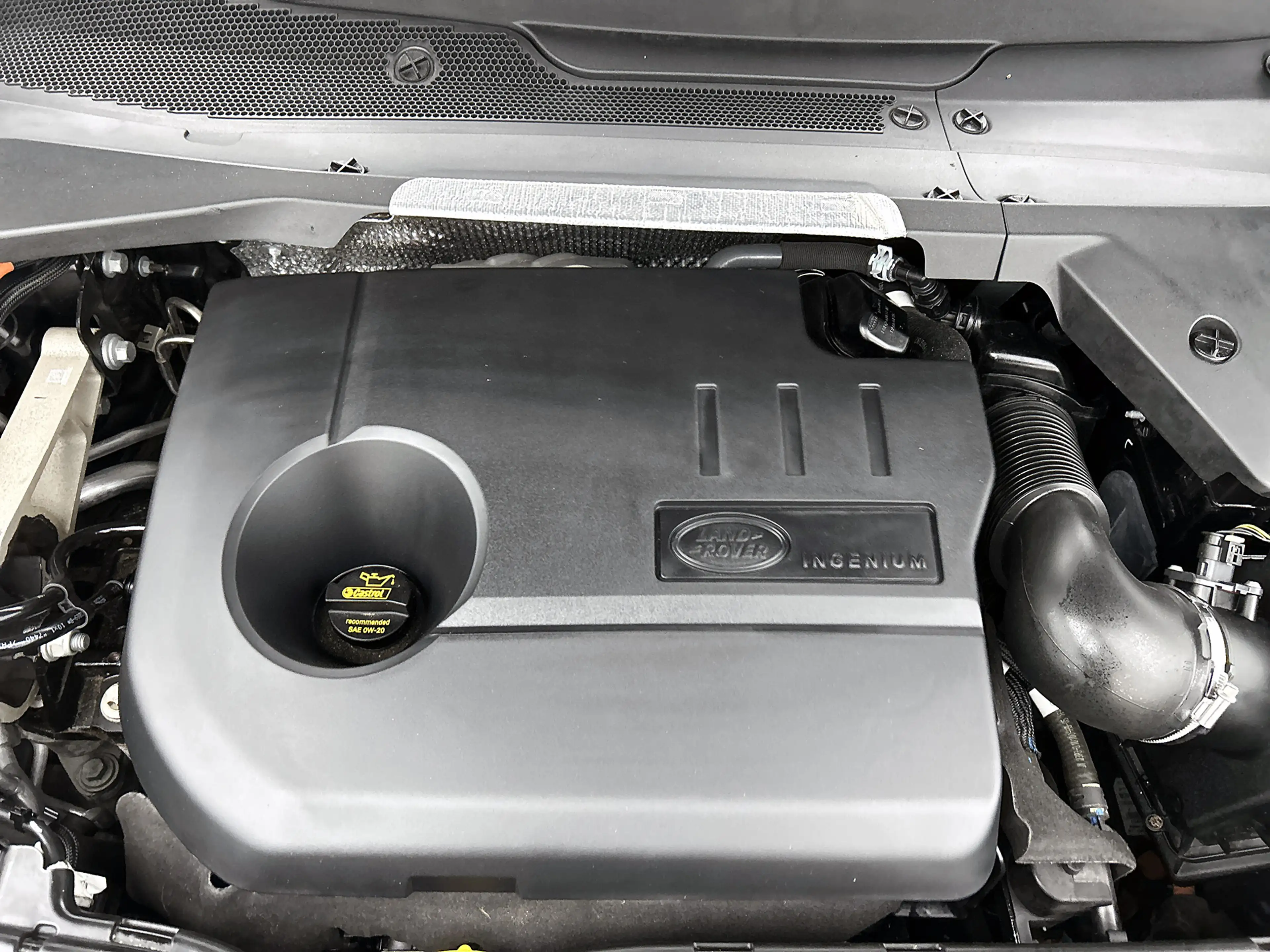 Land Rover Discovery Sport P300e Hybride R-Dynamic SE / Panoramadak / Leder — photo 27