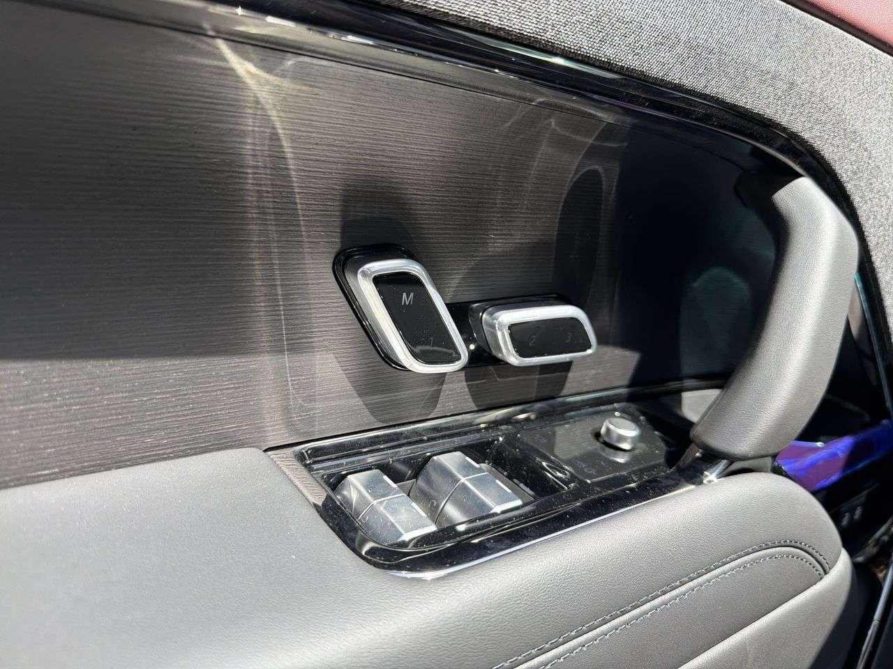 2026 Land Rover Range Rover Sport P530 Dynamic SE thumb 9