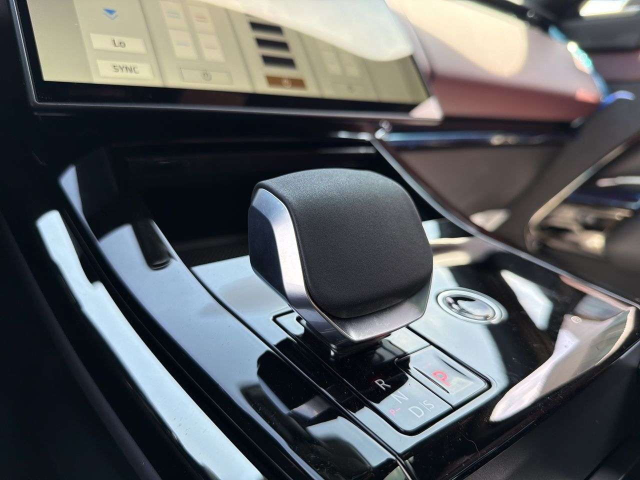 2026 Land Rover Range Rover Sport P530 Dynamic SE thumb 17