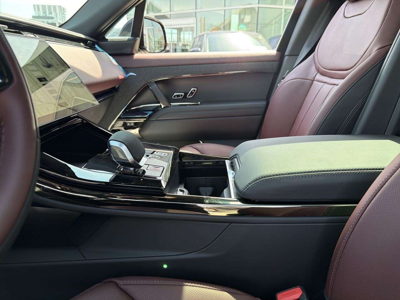 2026 Land Rover Range Rover Sport P530 Dynamic SE thumb 18