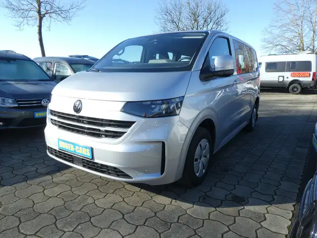 Volkswagen T7 Kombi Transporter Mixto kurz *10 ST am 11.3*