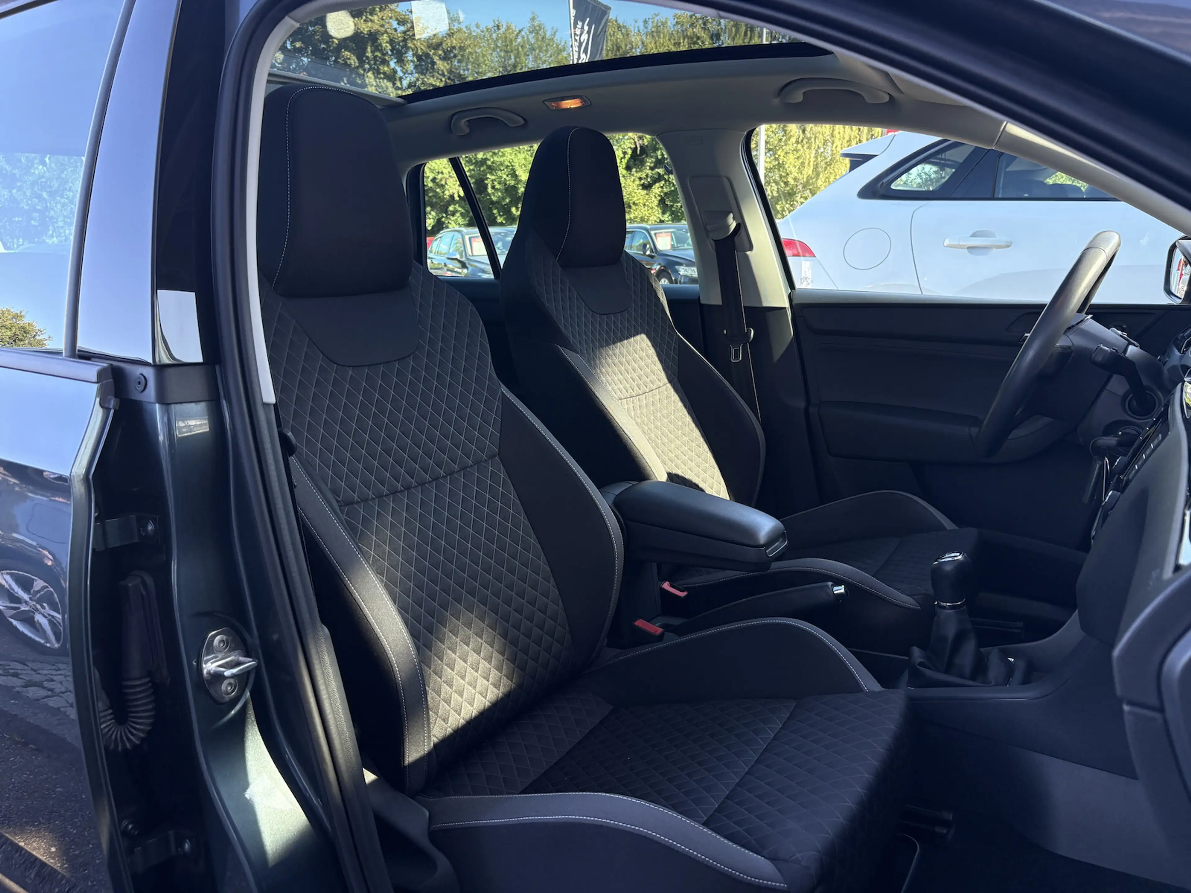 Skoda Rapid/Spaceback 1.0 TSI Spaceback Emotion Plus PANO/SHZ — photo 12