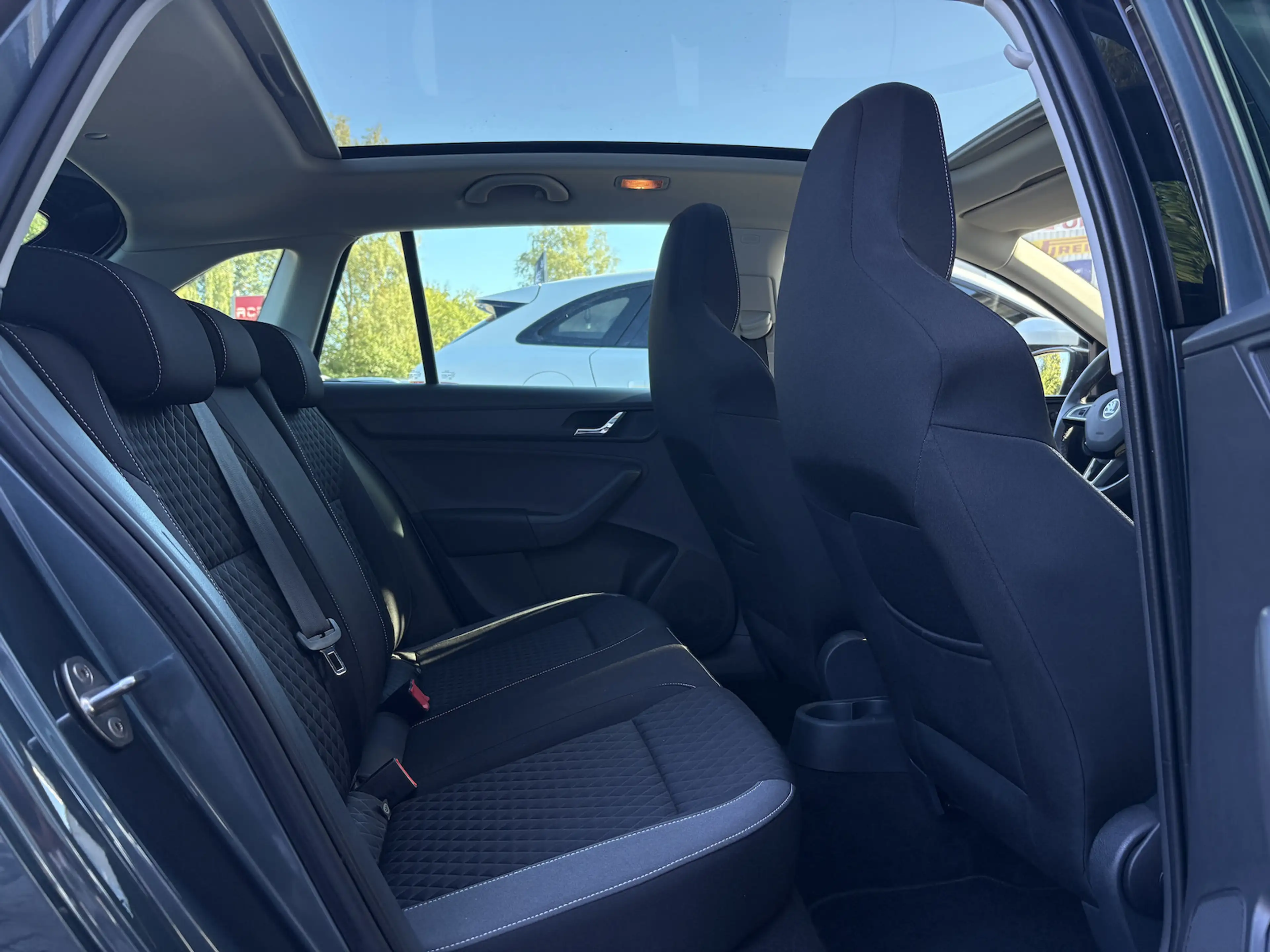 Skoda Rapid/Spaceback 1.0 TSI Spaceback Emotion Plus PANO/SHZ — photo 13