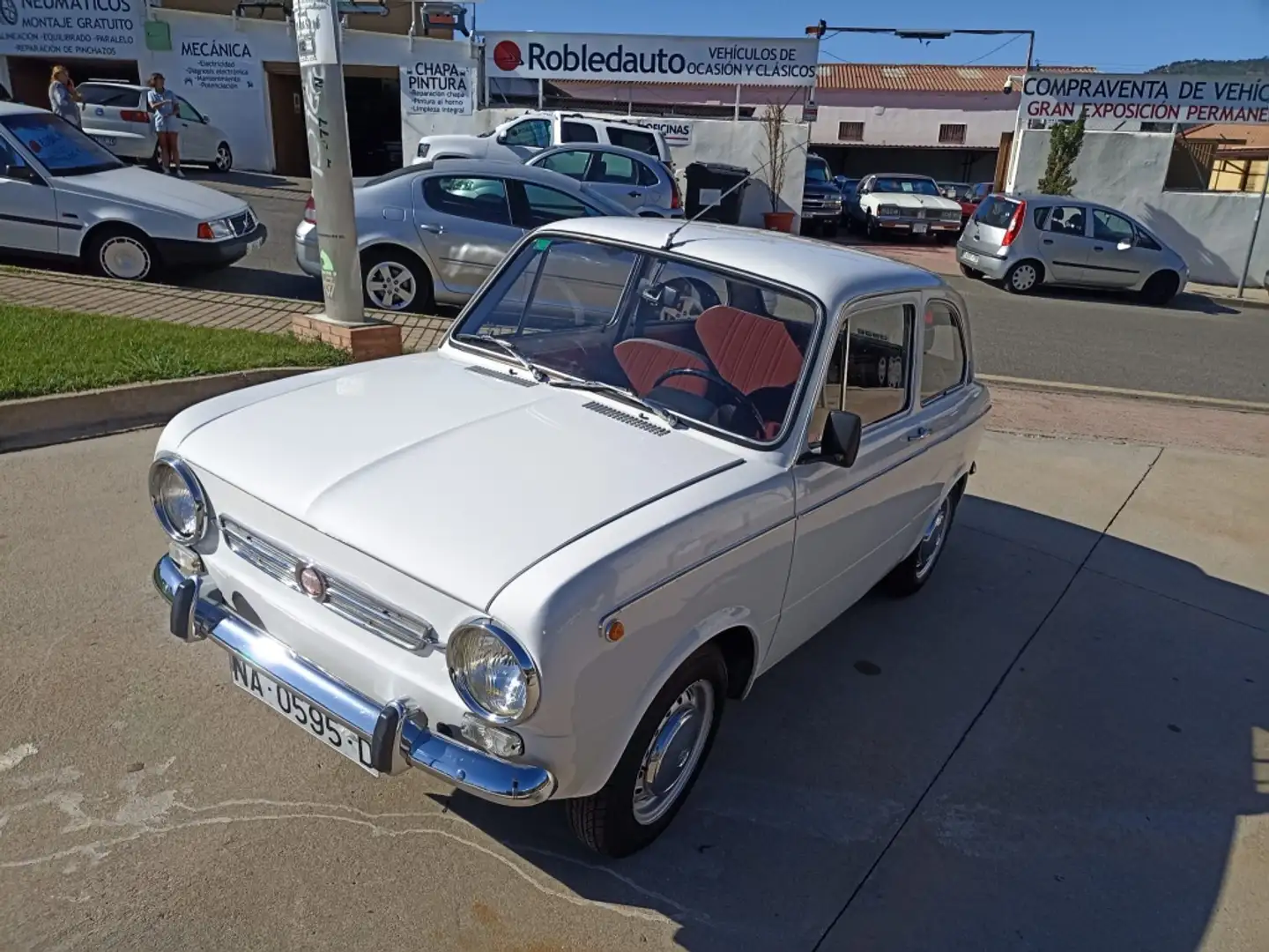 SEAT 850 Coupé Белый - 1