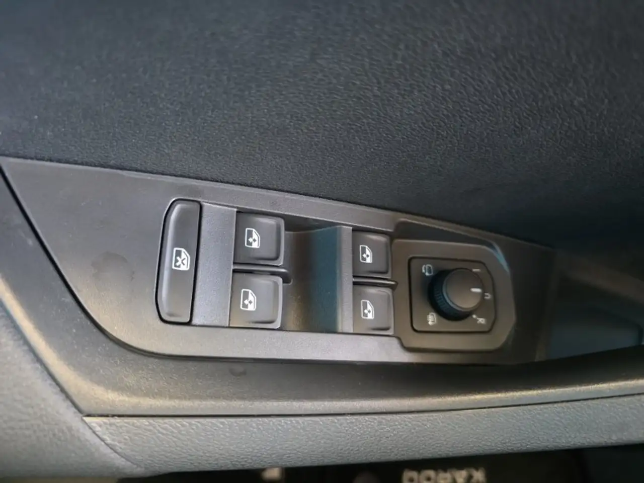 Skoda Karoq 1,5TSI DSG 18*Alu/aAHK/ACC/Kamera/Winterp., миниатюра 22