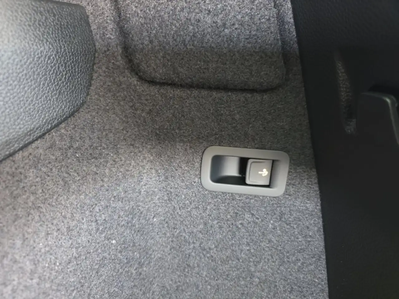 Skoda Karoq 1,5TSI DSG 18*Alu/aAHK/ACC/Kamera/Winterp., миниатюра 17