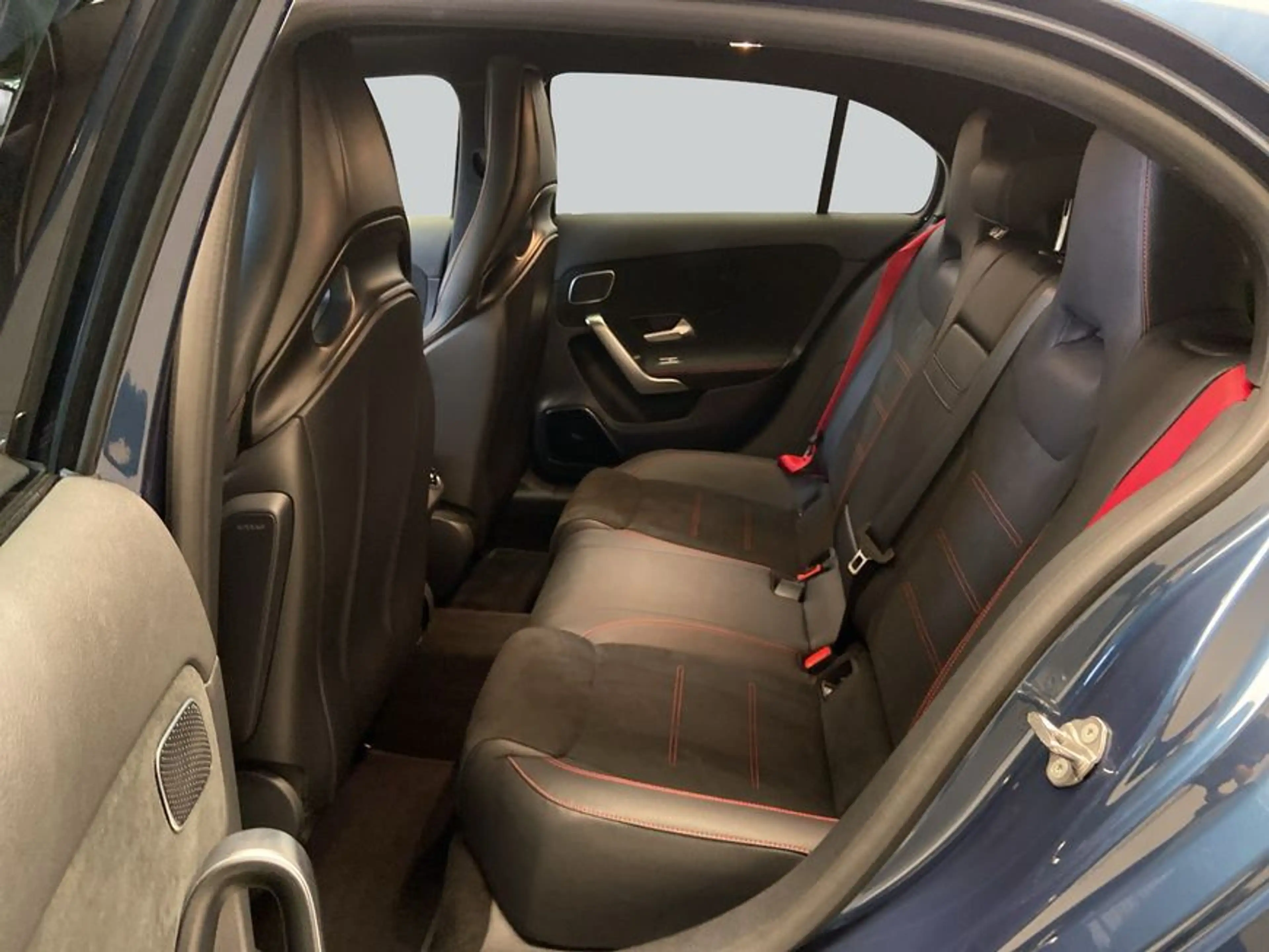 Mercedes-Benz A 45 AMG A-Klasse — photo 12