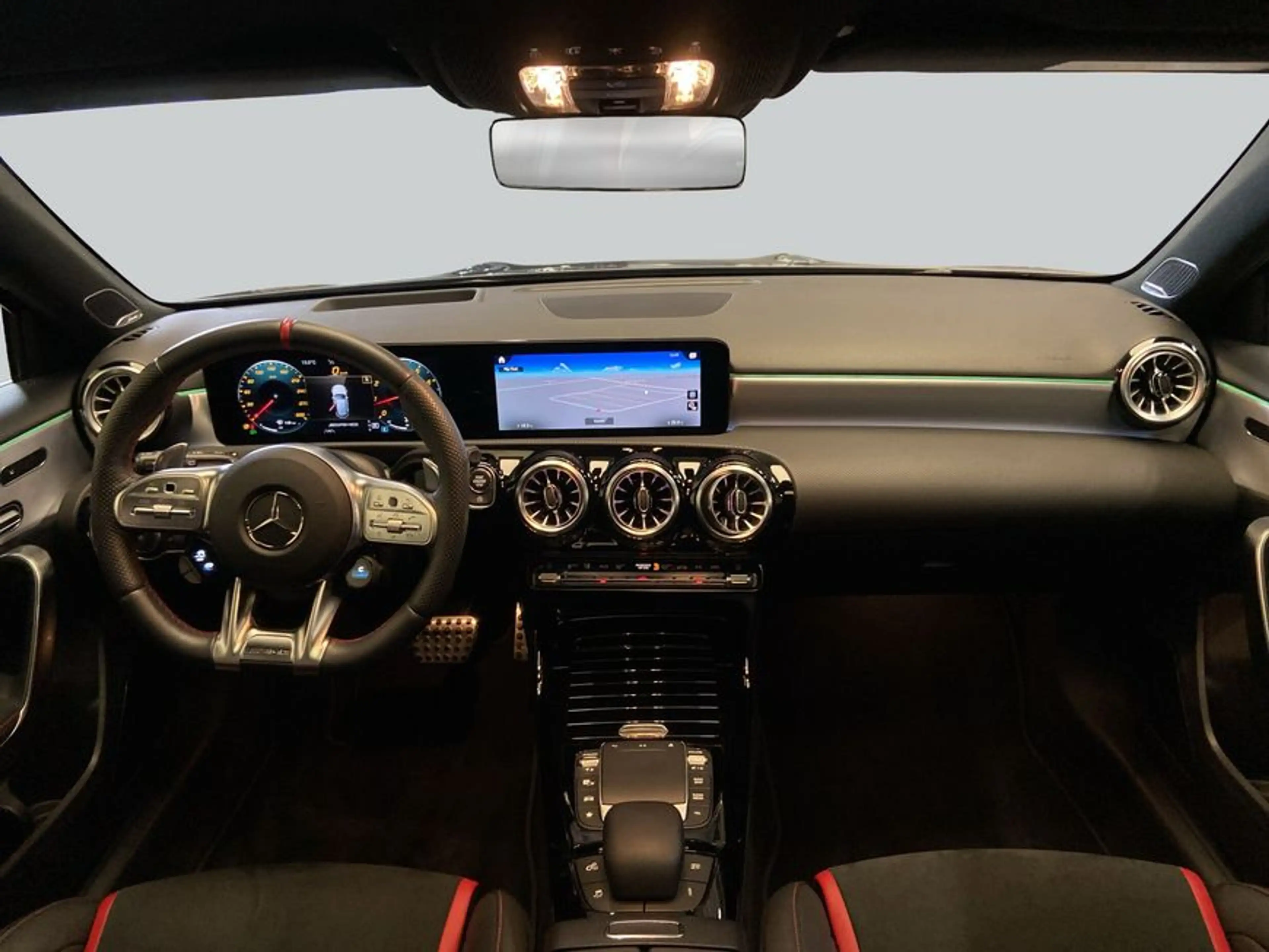 Mercedes-Benz A 45 AMG A-Klasse — photo 14