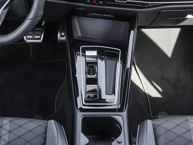 Volkswagen Golf view 13