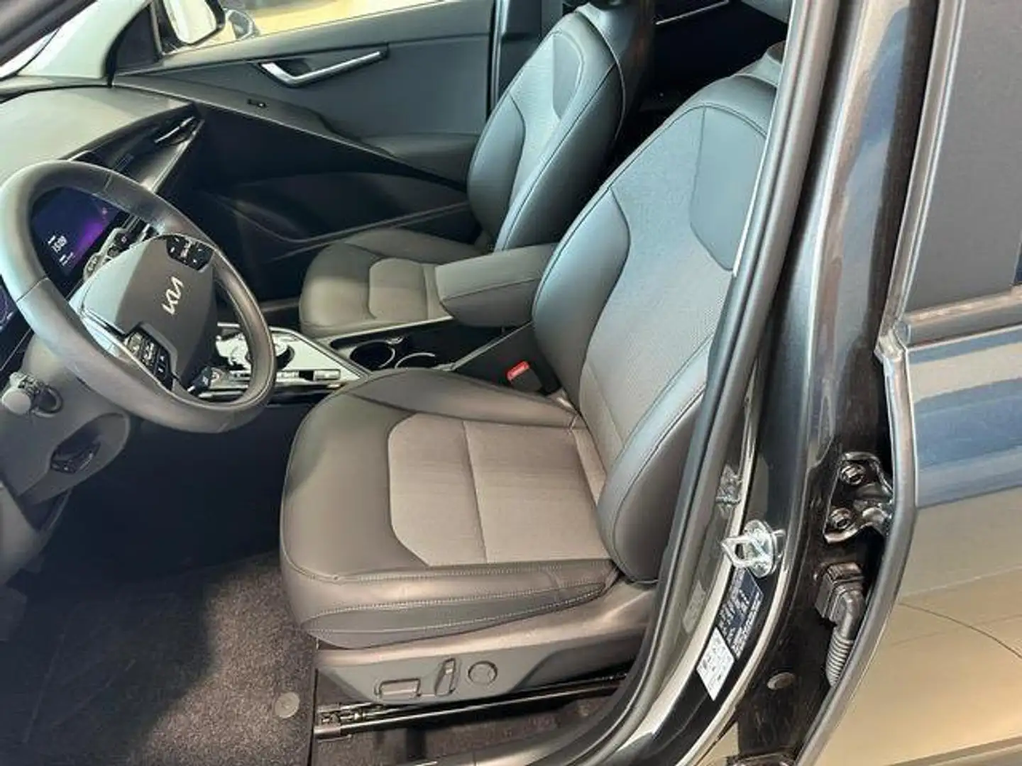 Kia Niro 2ª serie 1.6 MY25 PHEV 2WD EVOLUTION Grigio - 2