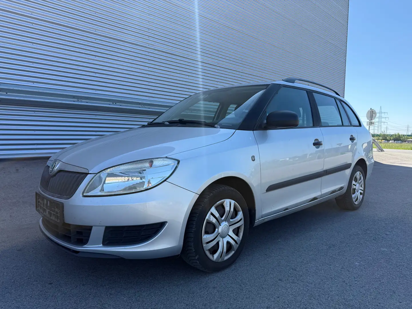 Skoda Fabia Kombi Twenty+ 1,2 TSI ID:132 Gris - 2