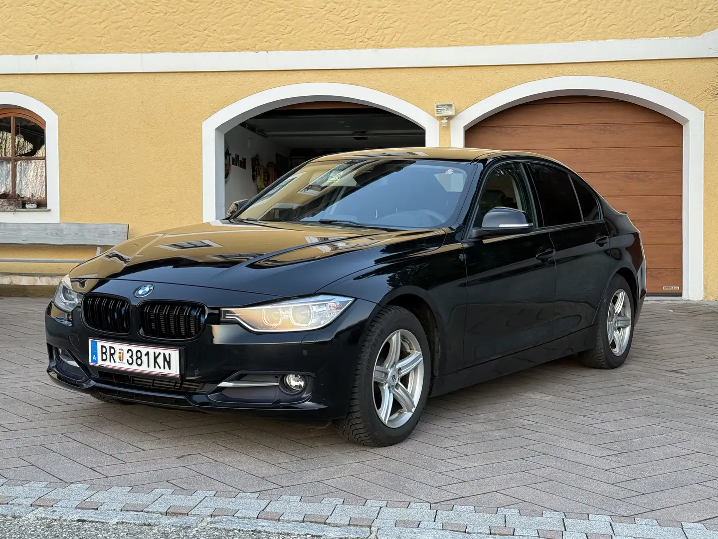 BMW 318 318d xDrive Sport Line - 1