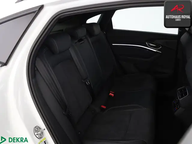Audi E-Tron view 12