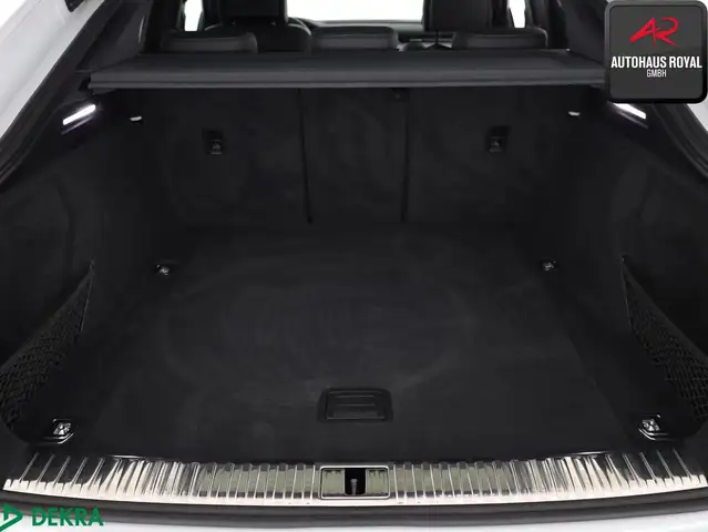 Audi E-Tron view 13