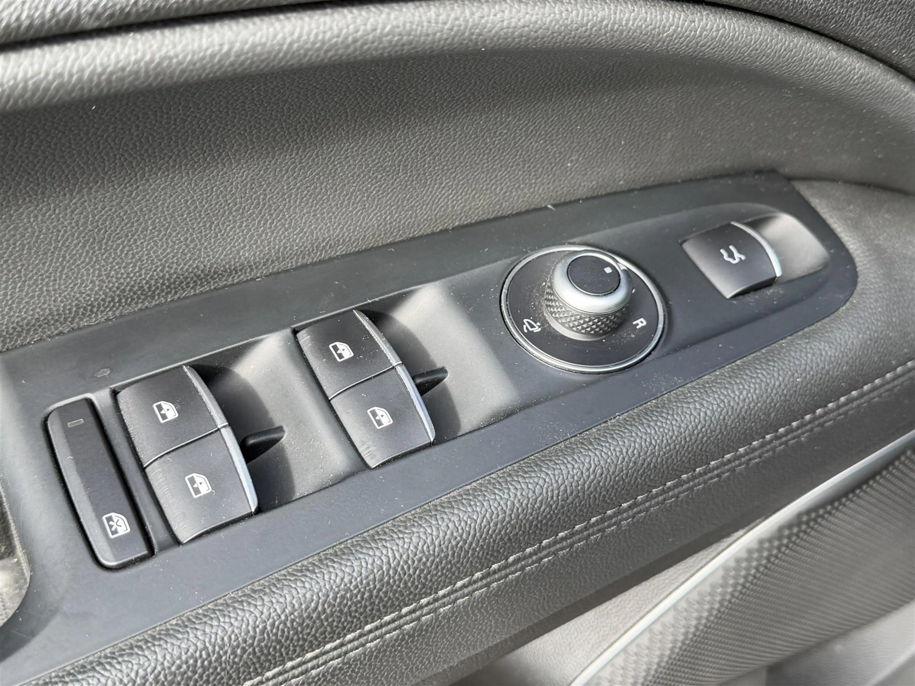 Alfa Romeo Stelvio 2.0T 200PK AWD Super (PANO|LEDER|4-SEIZ|MEMORY) — photo 26