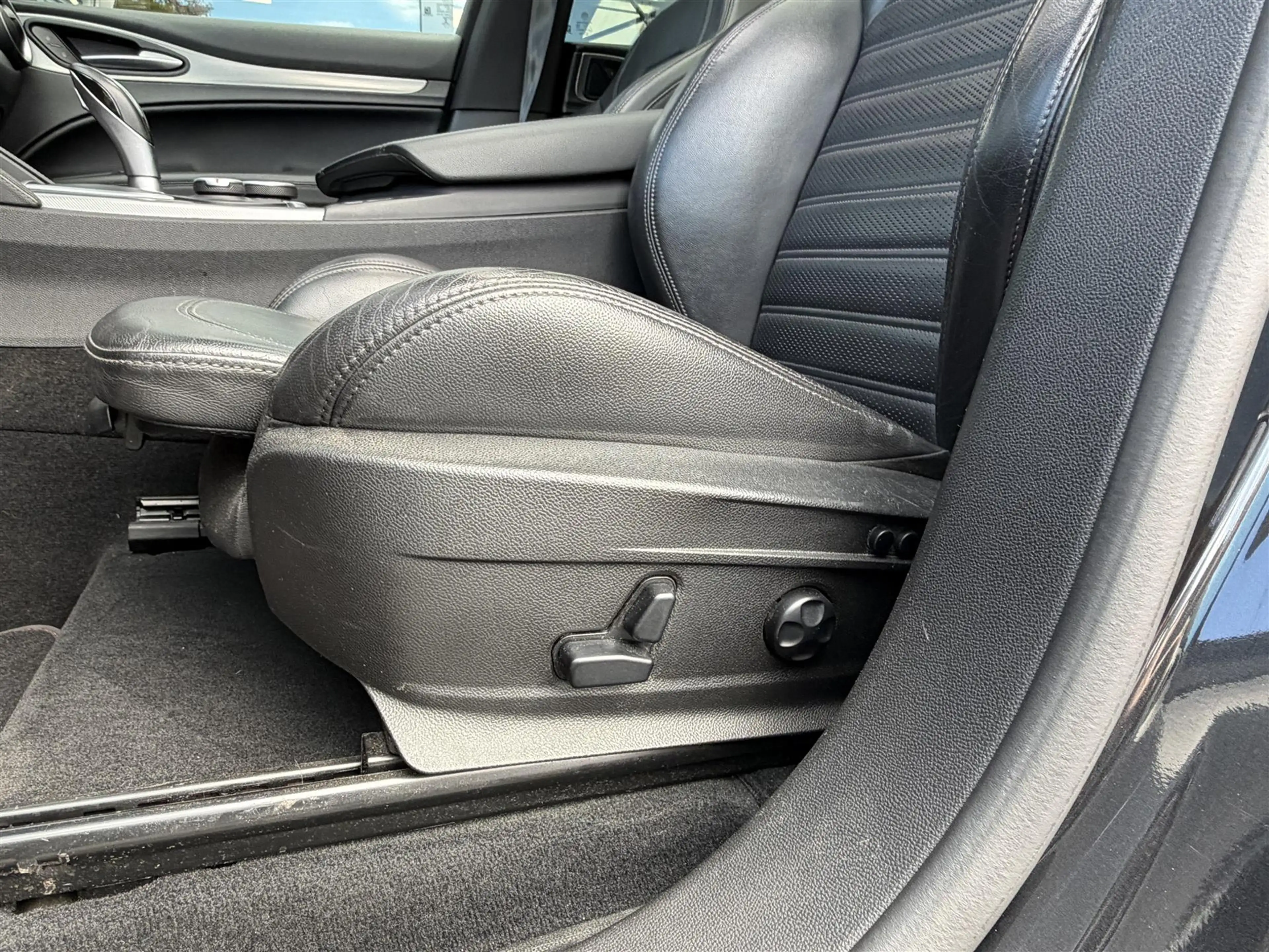 Alfa Romeo Stelvio 2.0T 200PK AWD Super (PANO|LEDER|4-SEIZ|MEMORY) — photo 9