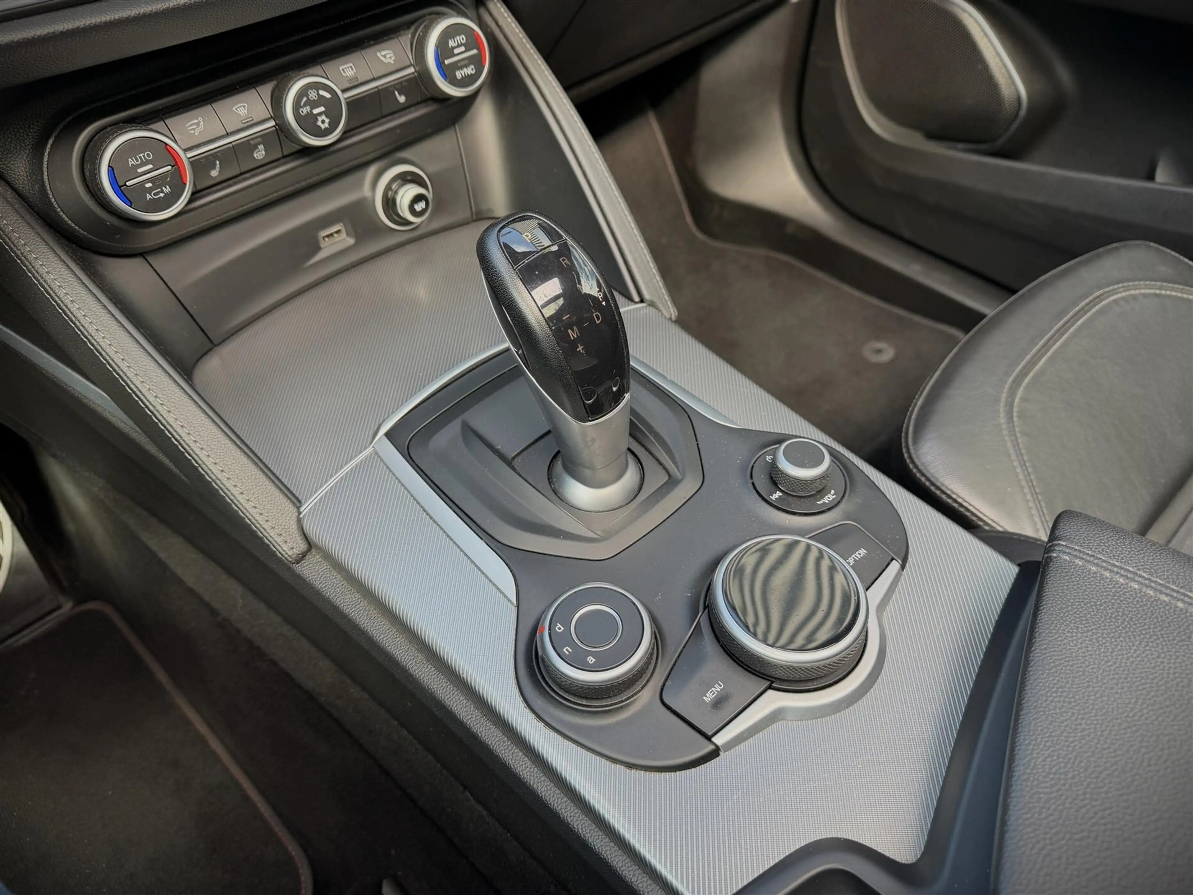 Alfa Romeo Stelvio 2.0T 200PK AWD Super (PANO|LEDER|4-SEIZ|MEMORY) — photo 21
