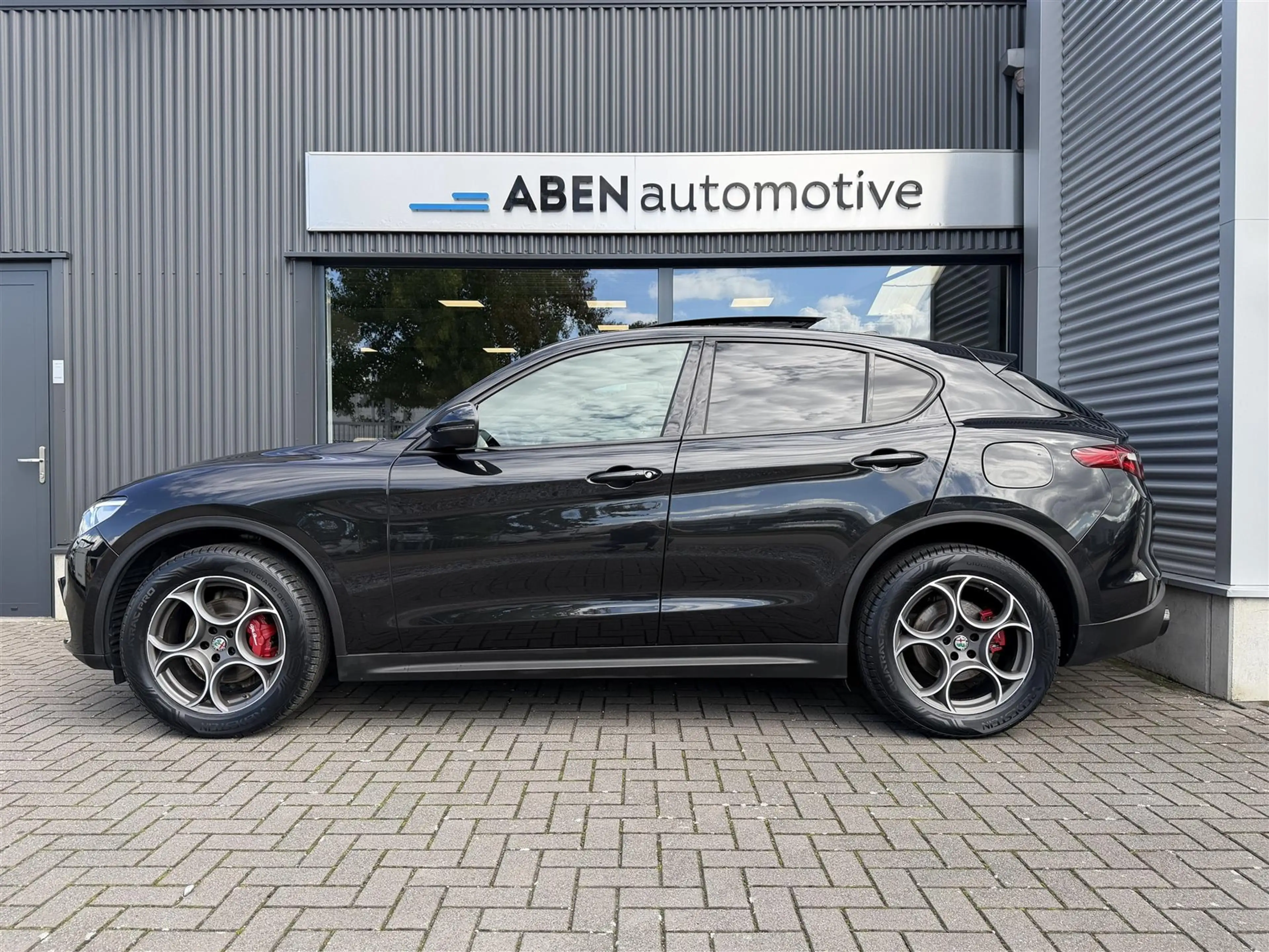 Alfa Romeo Stelvio 2.0T 200PK AWD Super (PANO|LEDER|4-SEIZ|MEMORY) — photo 3