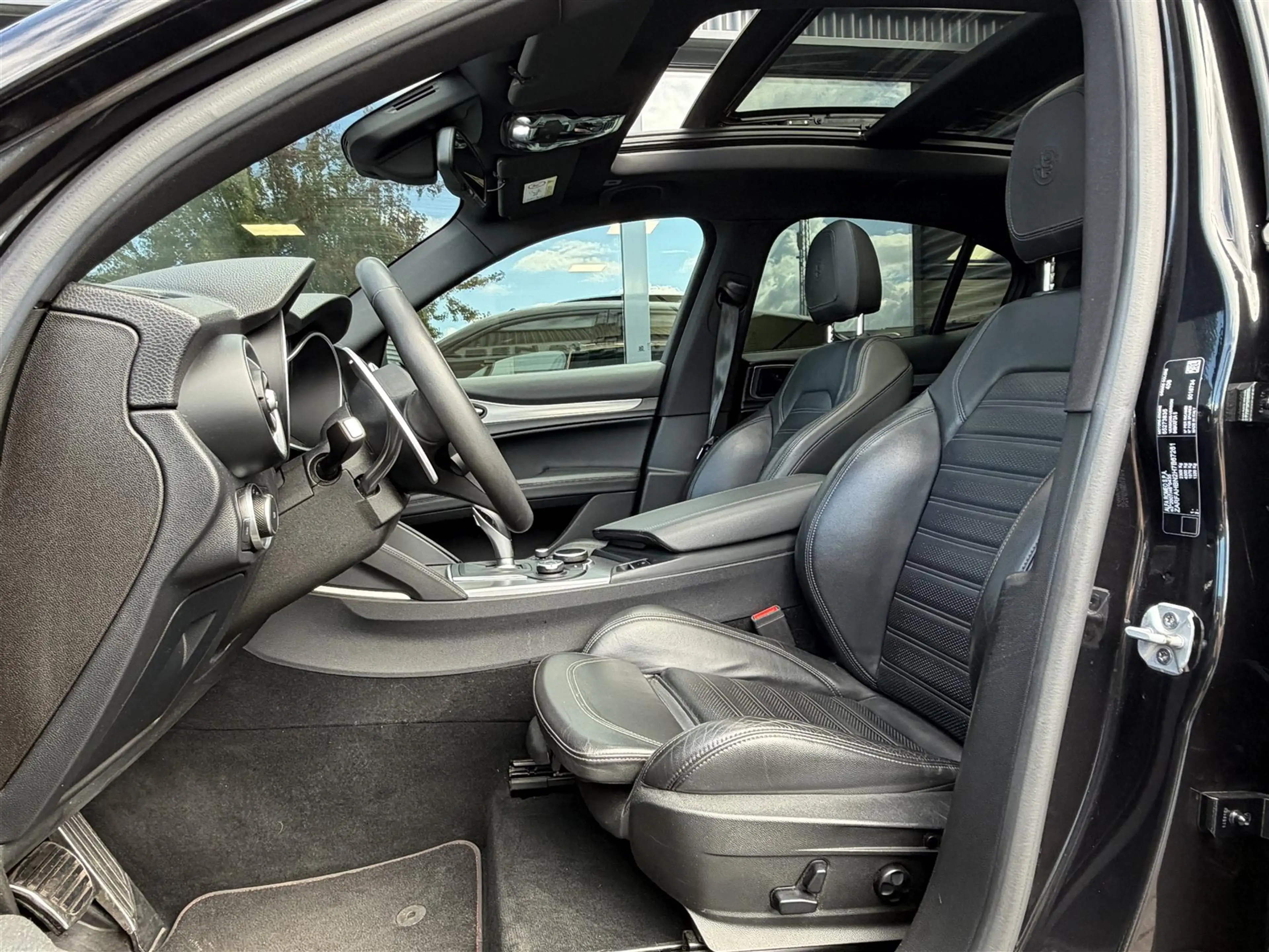 Alfa Romeo Stelvio 2.0T 200PK AWD Super (PANO|LEDER|4-SEIZ|MEMORY) — photo 8