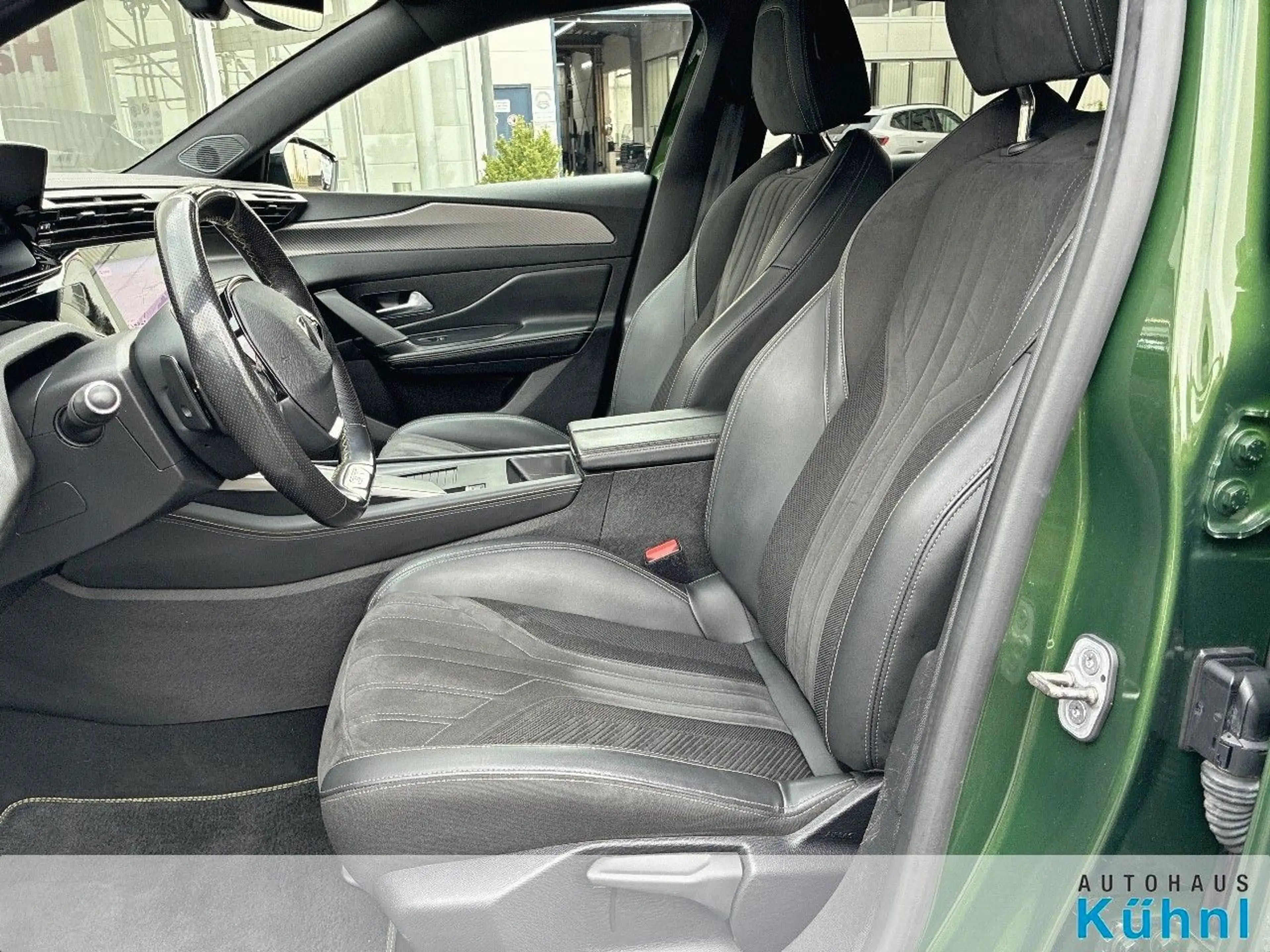 Peugeot 308 Plug-In Hybrid 180 GT — photo 9