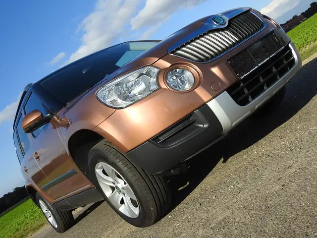 Skoda Yeti 1.4 TSI.122PS.AHK.Sitzheizung.Navi.Winterreifen.