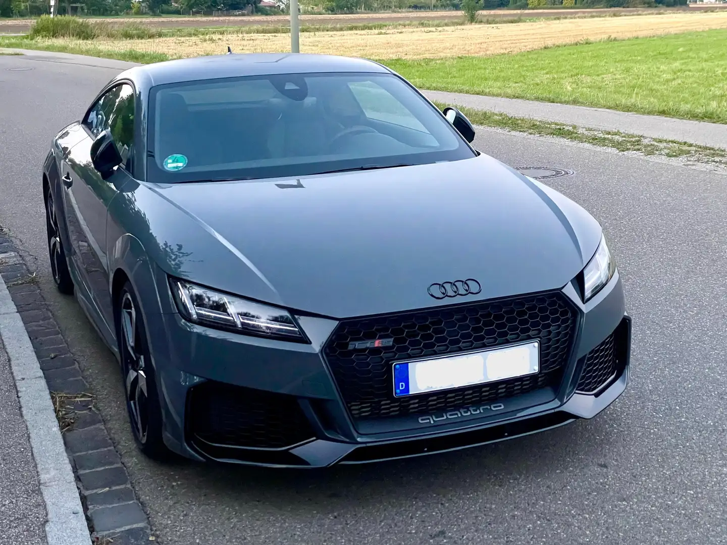 Audi TT RS TT RS Coupe quattro S tronic Šedá - 2
