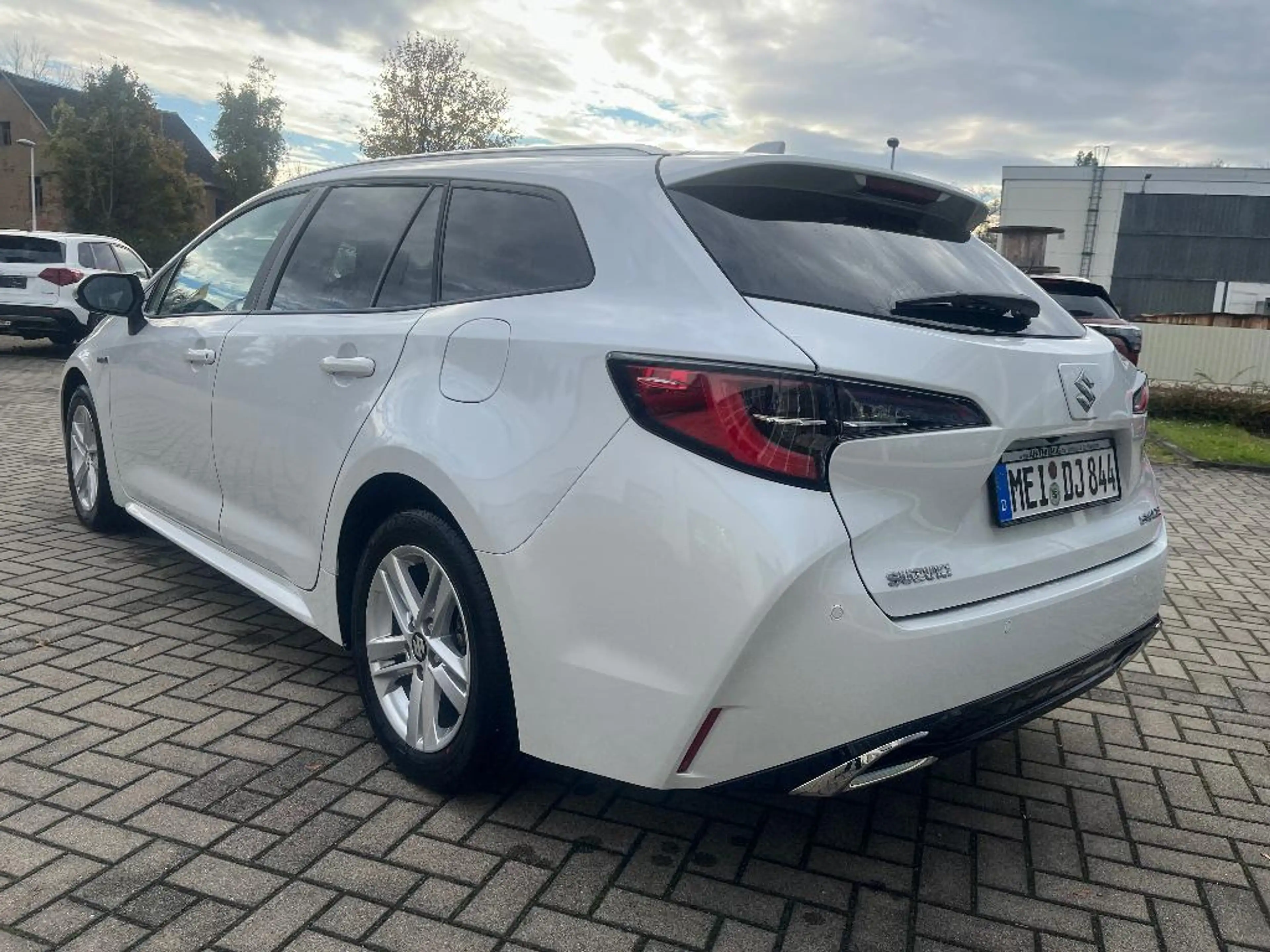 Suzuki Swace KOMBI HYBRID 1.8 VOLLAUSSTATTUNG — photo 3