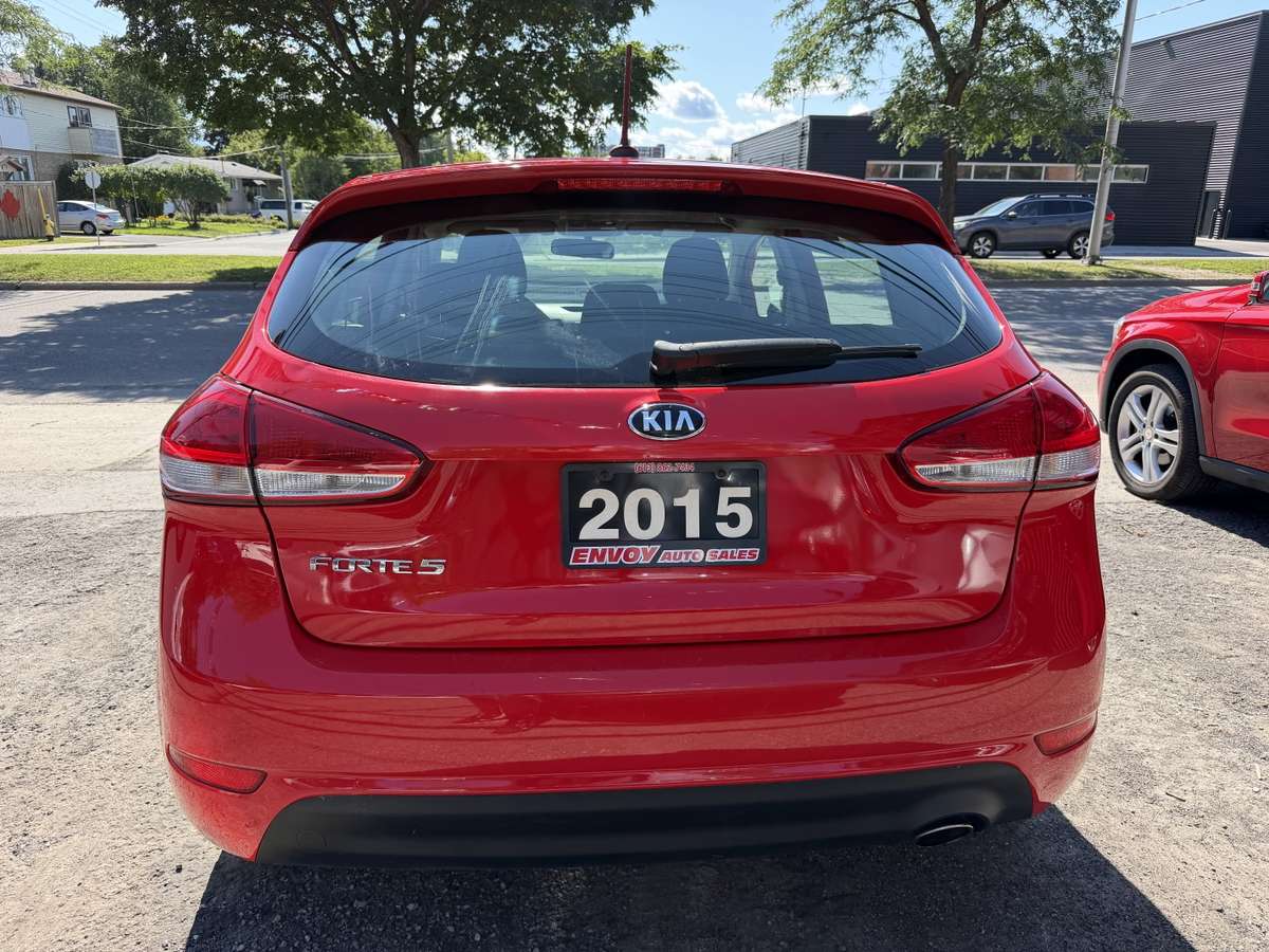 2015 Kia Forte 5-Door HB LX+ LOW KMS!! SERVICE RECORDS!! — снимка 1
