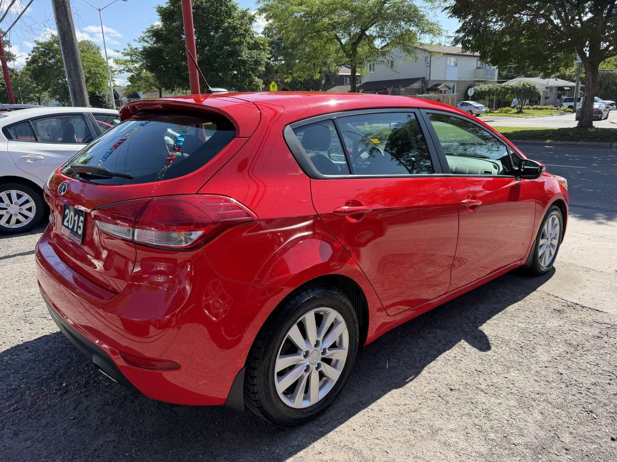 2015 Kia Forte 5-Door HB LX+ LOW KMS!! SERVICE RECORDS!! — снимка 1