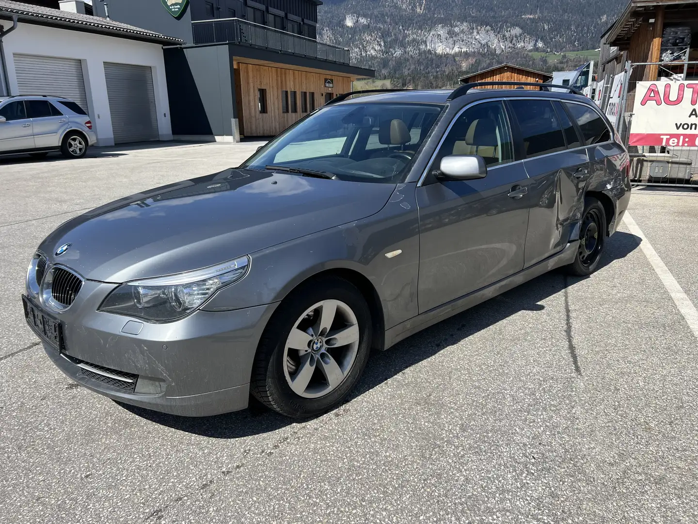 BMW 525 525d touring Österreich-Paket Aut. - 1