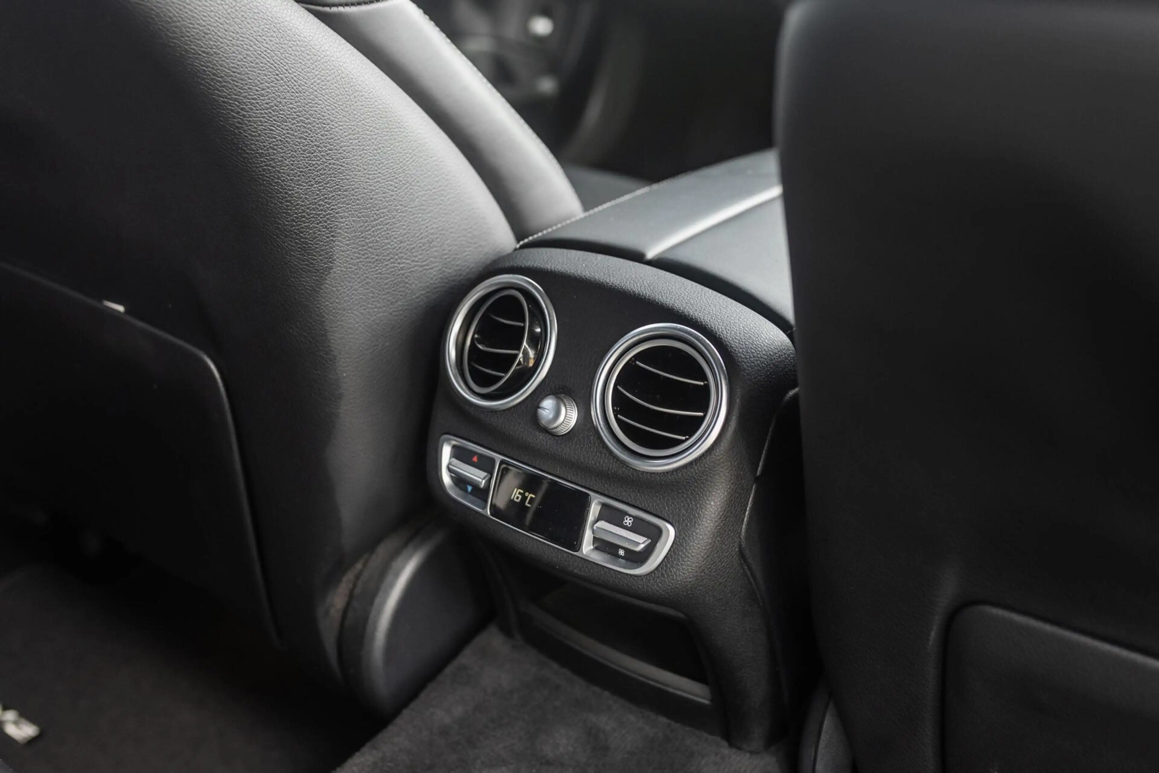 Mercedes-Benz C 63 AMG Estate S / Dealeronderhouden / Burmester — photo 37