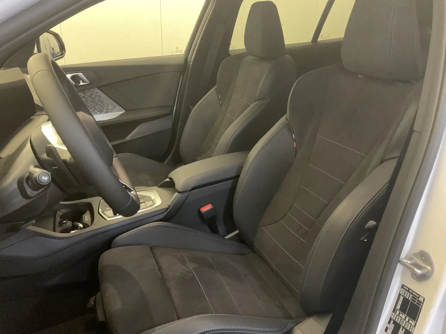 BMW 116 i 5-Tuerer Weiß - 2