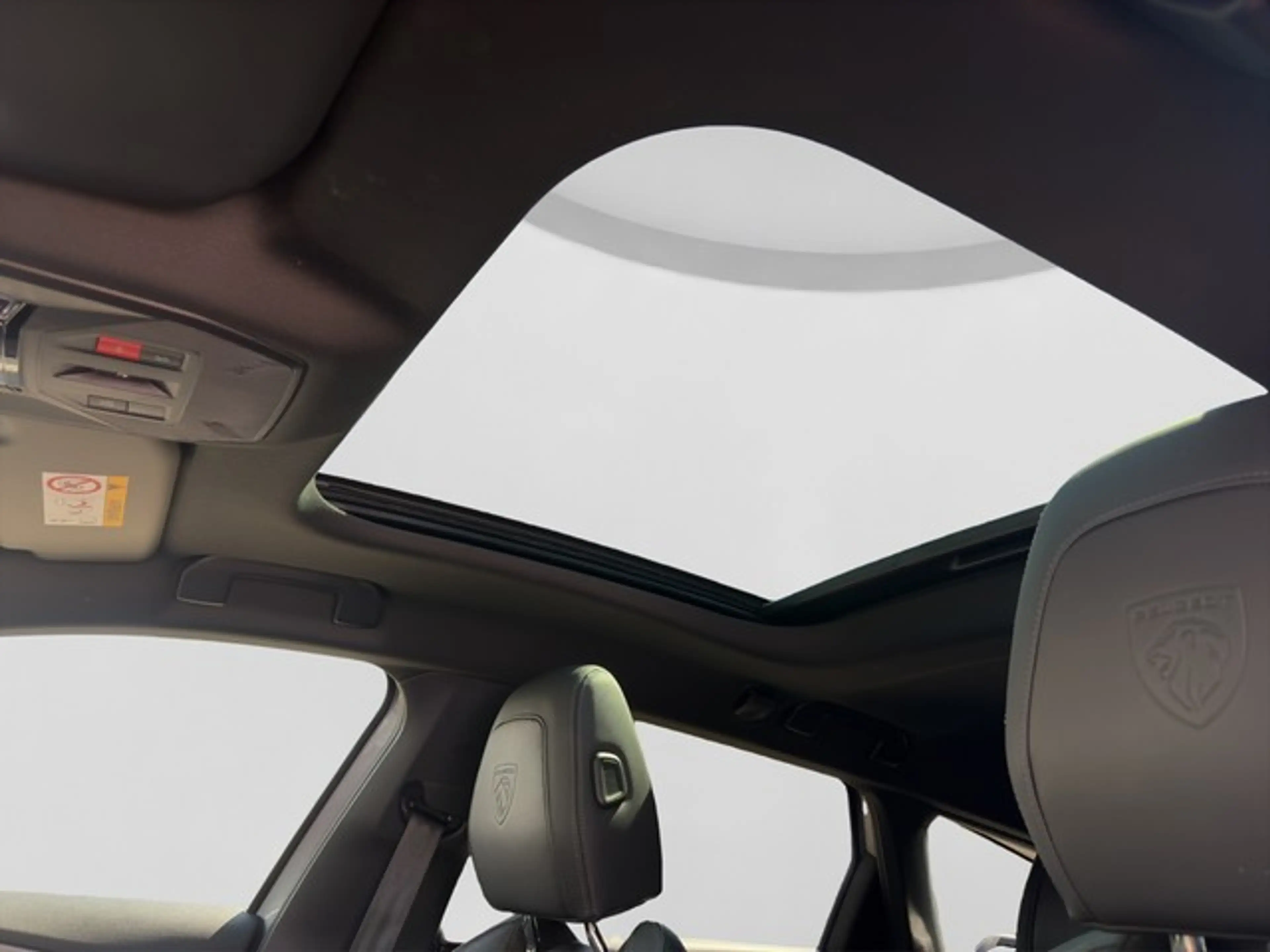 Peugeot 308 SW Hybrid 225 GT KAMERA PDC SHZ NAVI — photo 14
