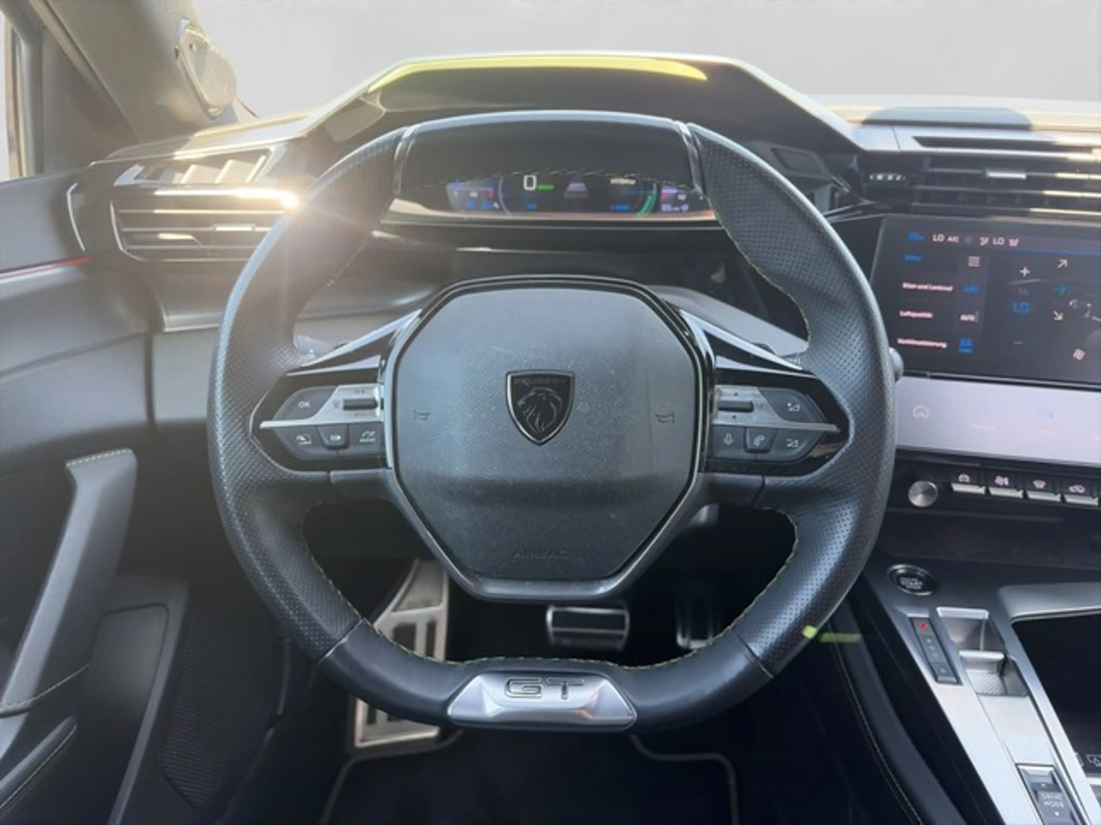 Peugeot 308 SW Hybrid 225 GT KAMERA PDC SHZ NAVI — photo 13