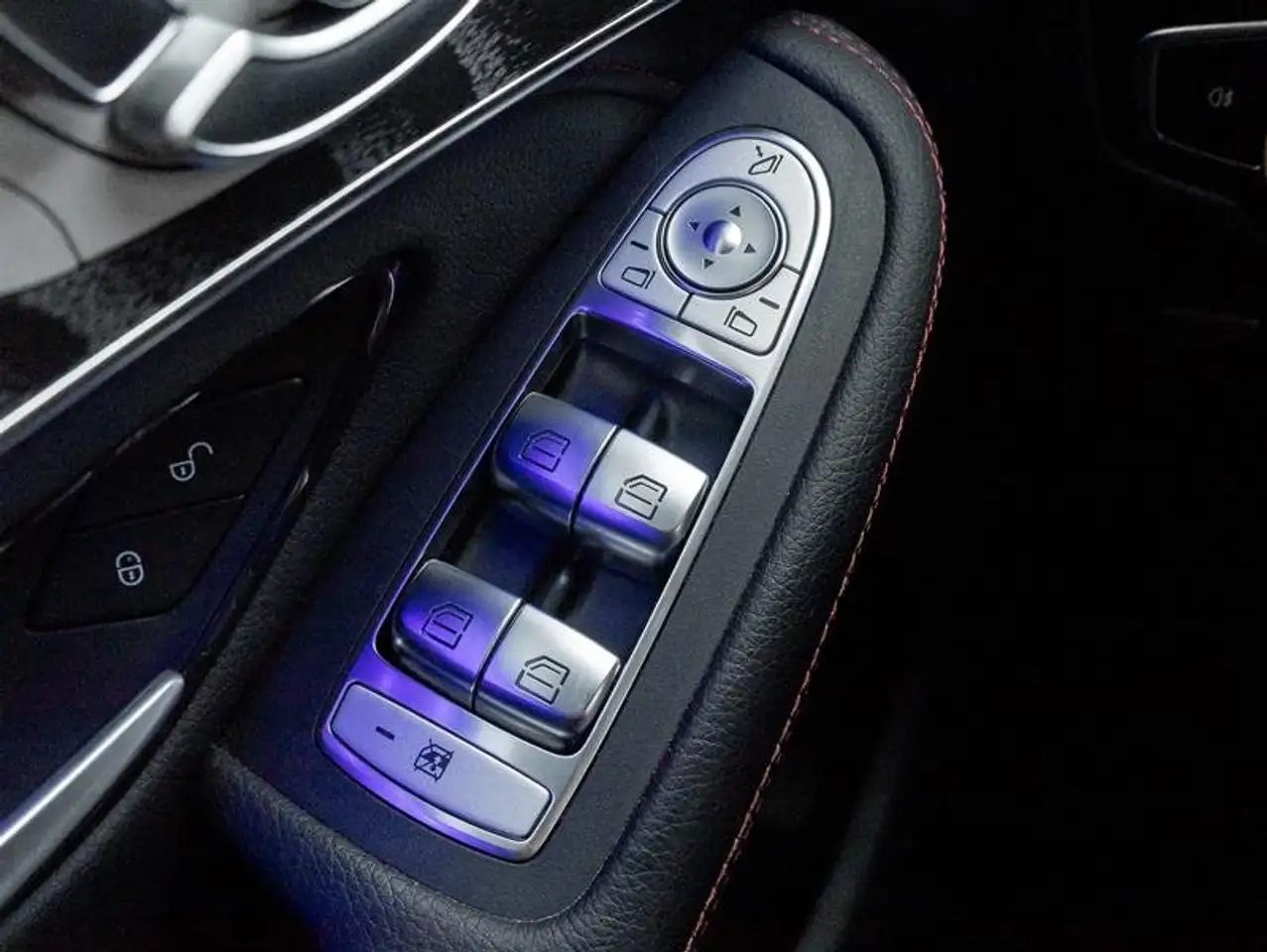 Mercedes-Benz GLC photo Mercedes-Benz GLC